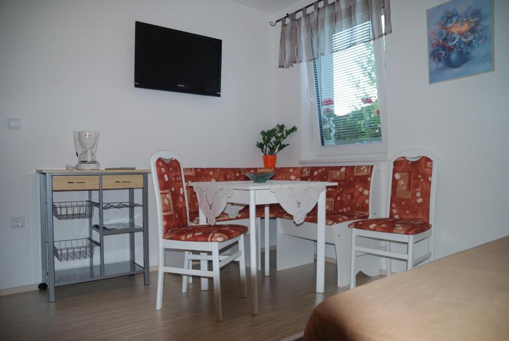 Rooms-Apartments Stojanovic Bled Bilik gambar